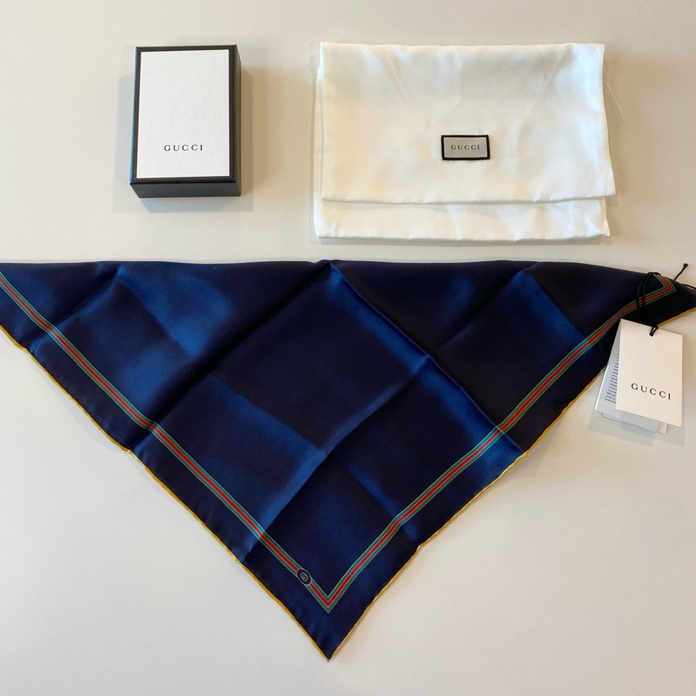 Gucci Scarf 100% Silk - Picture 10 of 10